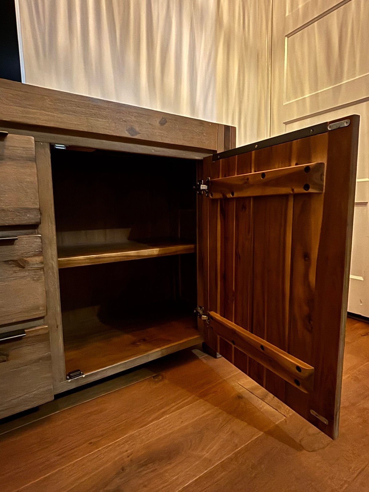 Dressoir kast Salzburg serie, Ophalen, Met deur(en), 150 tot 200 cm, Zo goed als nieuw