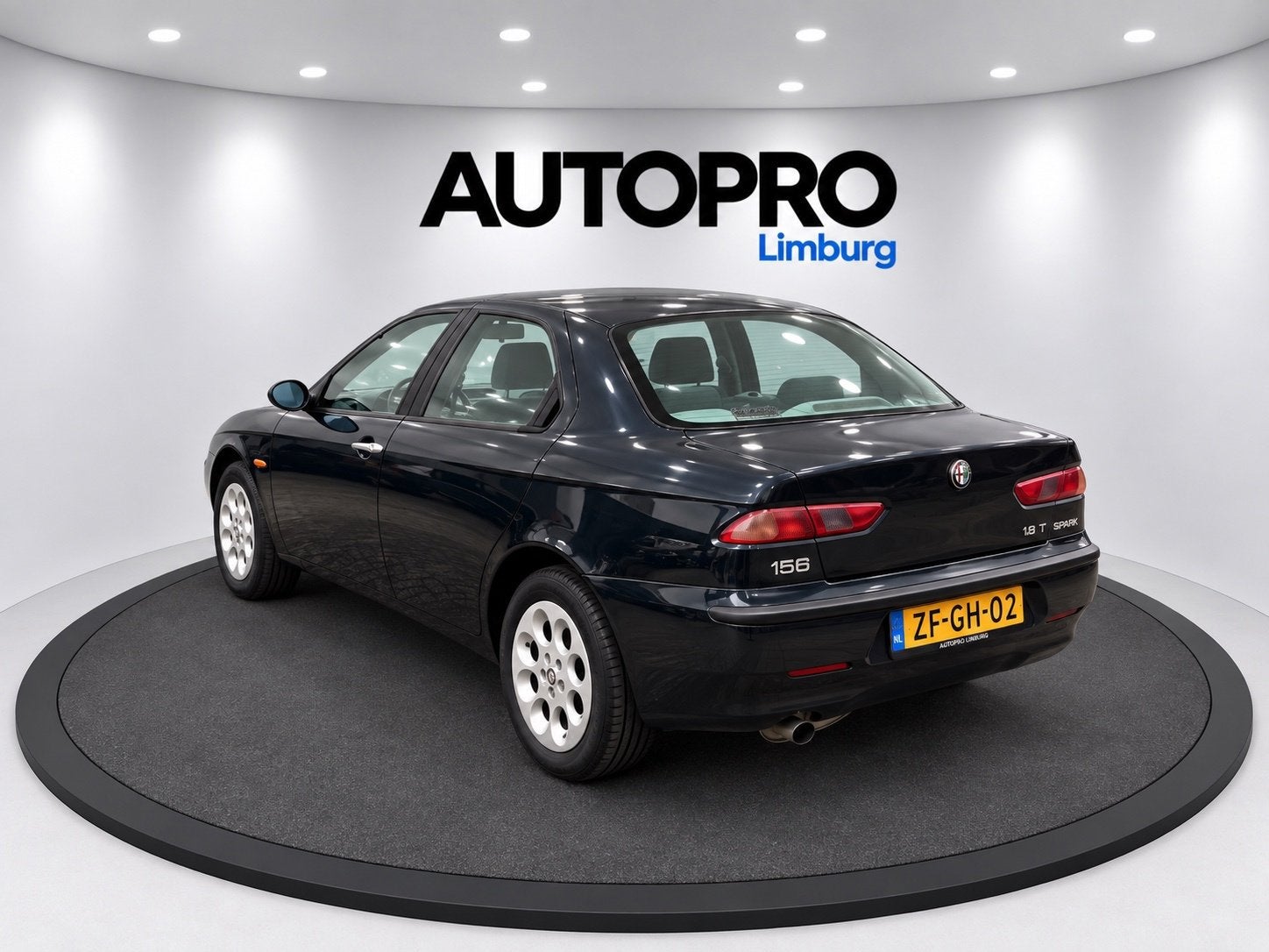 Alfa Romeo 156 1.8-16V T.Spark Uniek 1e Eigenaar, Auto's, Stof, Gebruikt, 1225 kg, 4 cilinders