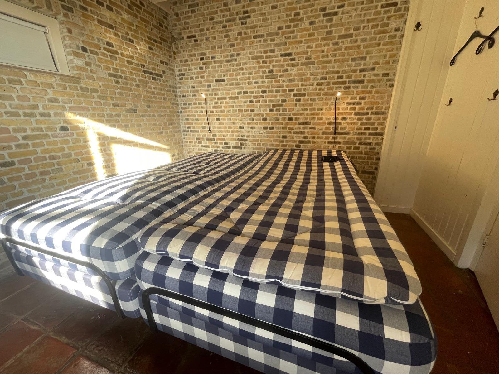 Hästens elektrisch verstelbaar bed 180 x 200 met BJ topper, Huis en Inrichting, Ophalen, Gebruikt, Blauw, Tweepersoons