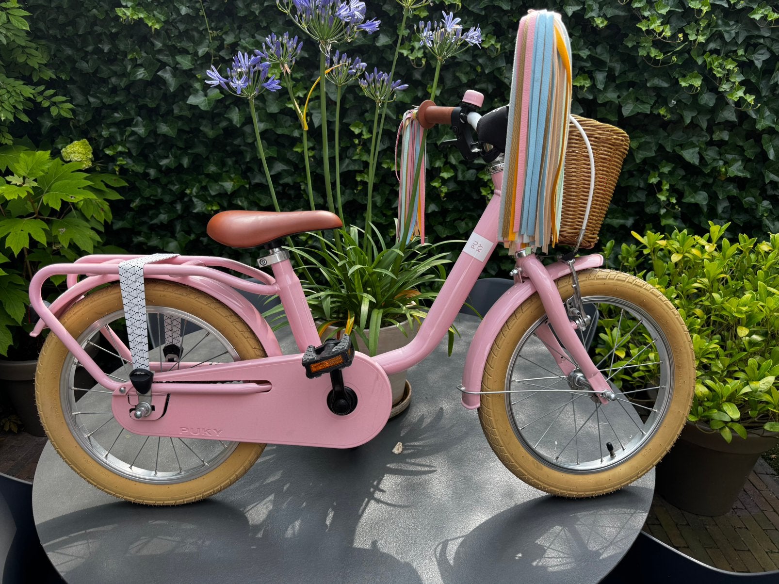 16 inch Puky Steel Classic meisjesfiets 'Retro Roze', Fietsen en Brommers, Ophalen of Verzenden, Zo goed als nieuw, Terugtraprem