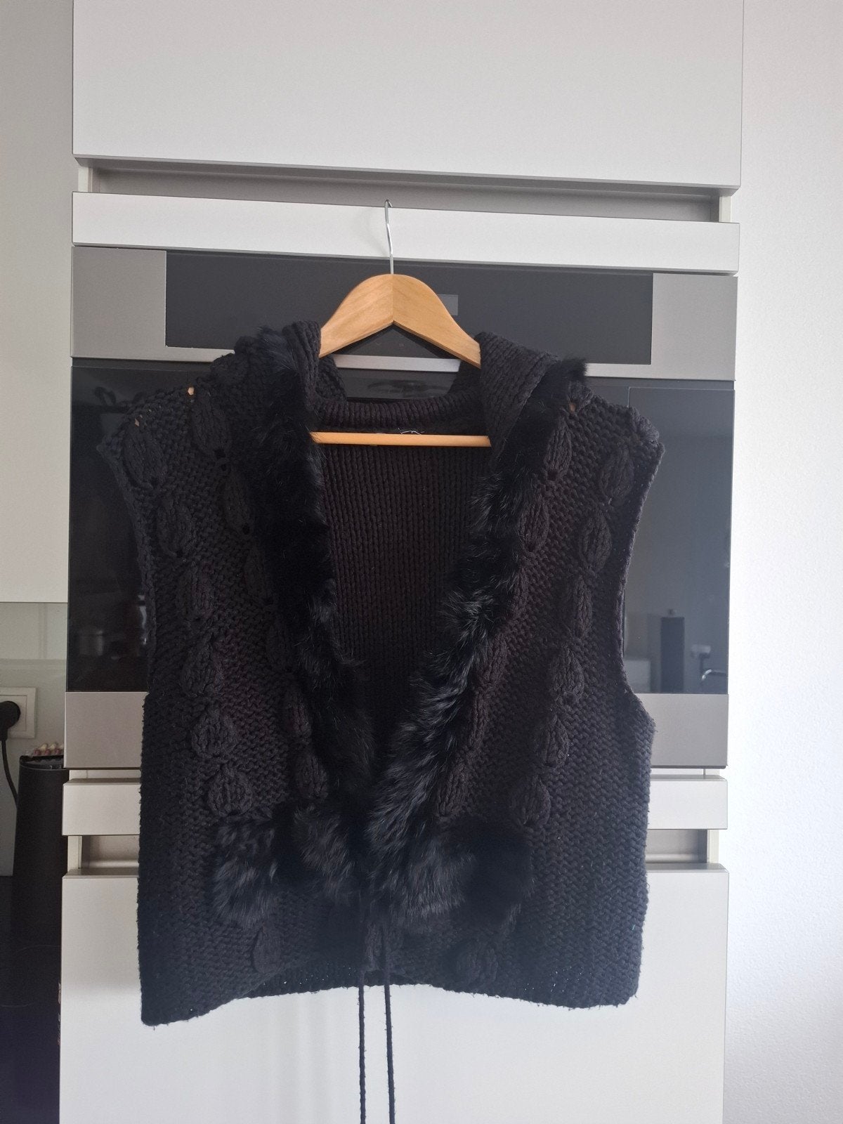 Apart CPM zwart gebreid vestje met imitatiebont, maat L, Cpm, Ophalen of Verzenden, Maat 38/40 (M), Zwart