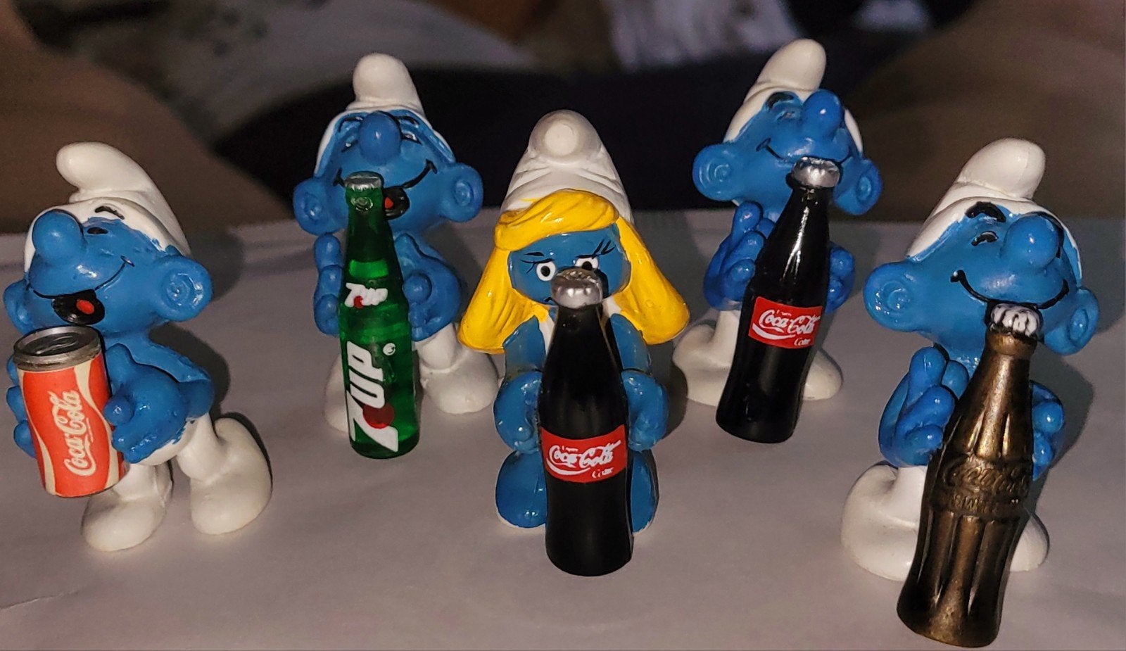 Aparte smurfen creaties met Coca Cola en 7 UP flesjes/blikje, Verzenden, Verschillende Smurfen