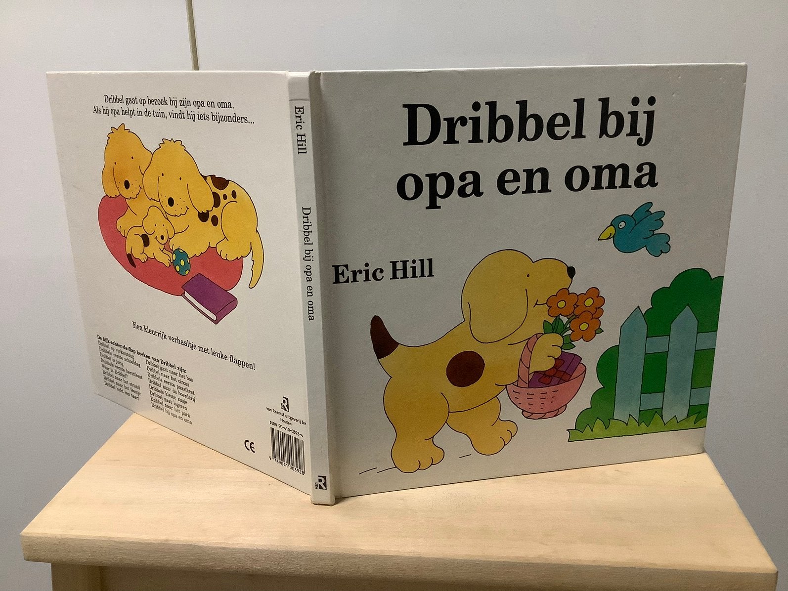 Boek met flapjes Dribbel bij opa en oma ondeugend puppy hond, Gelezen, Ophalen of Verzenden, 2 tot 3 jaar, Uitklap-, Voel- of Ontdekboek
