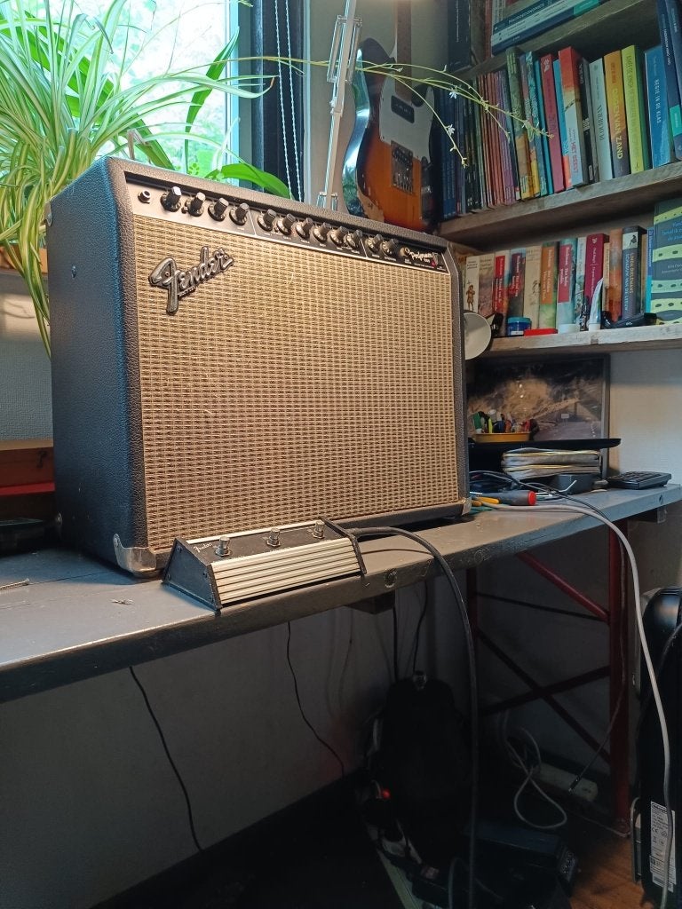Fender Performer 1000 Combo – Incl. Originele Voetswitch, Ophalen, Gebruikt, Gitaar, 50 tot 100 watt
