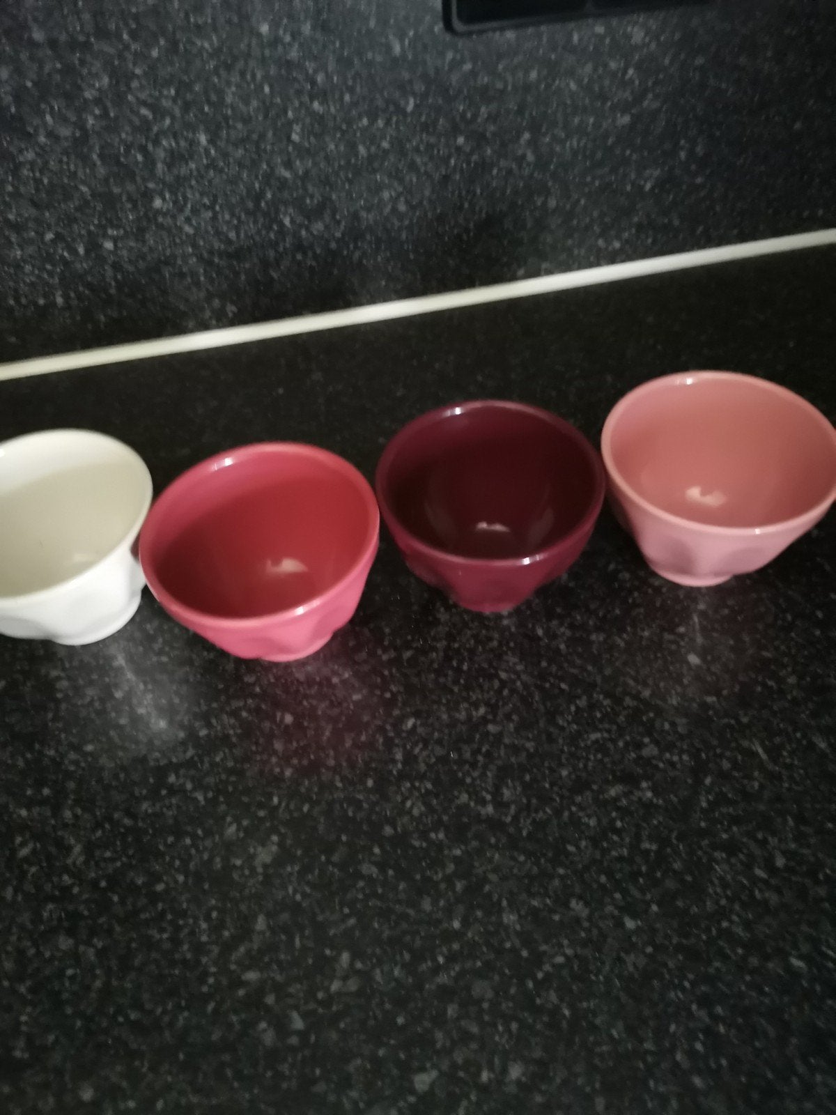 Set van 4 gekleurde kommen - Zo goed als nieuw, Ophalen of Verzenden, Zo goed als nieuw, Keramiek, Kom(men)
