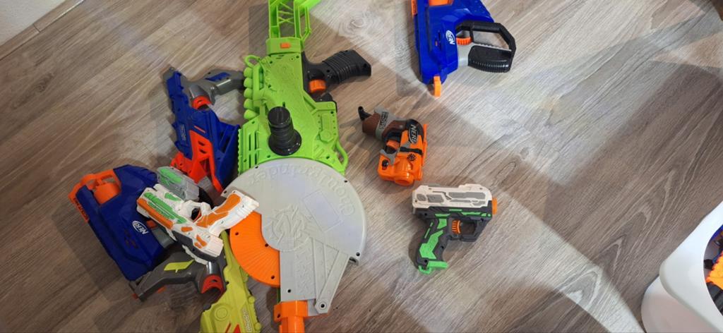 Grote collectie Nerf blasters en accessoires, Ophalen