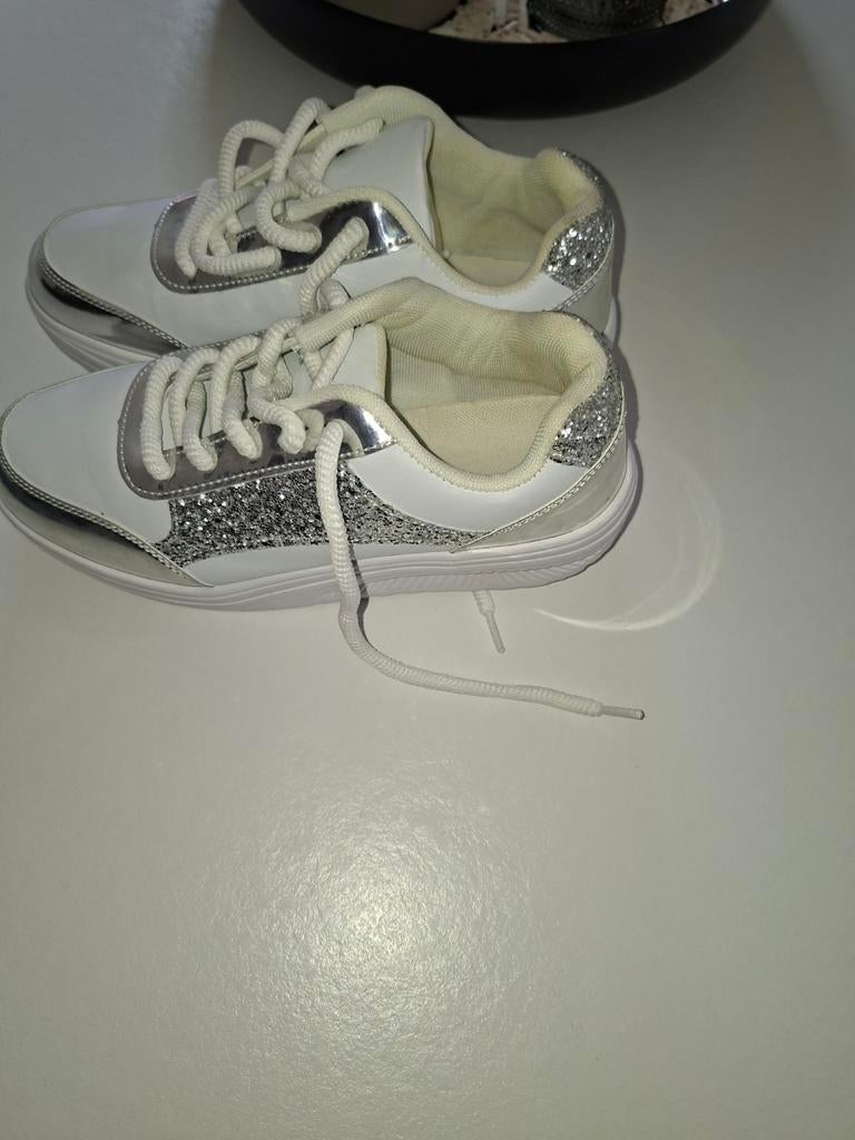 Nieuwe sneakers maat 39, Kleding | Dames, Ophalen, Nieuw, Wit, Sneakers of Gympen