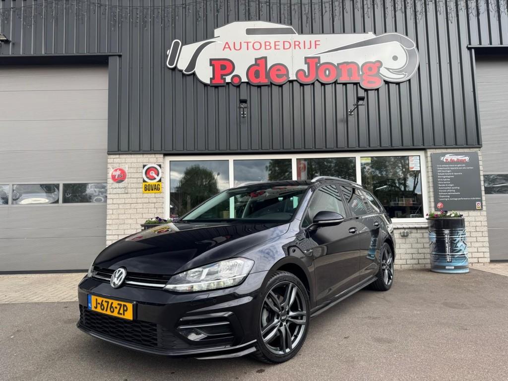 Volkswagen GOLF 1.5 TSI R-line Trekhaak Camera Massage Carpl, Voorwielaandrijving, 4 cilinders, Zwart, Bedrijf