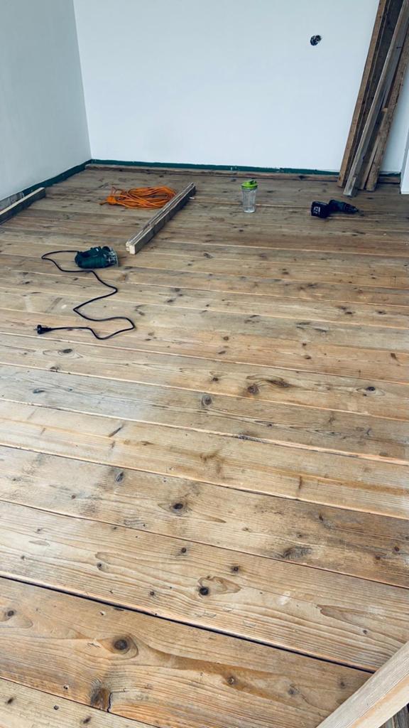 27 houten planken, Doe-het-zelf en Verbouw, Hout en Planken, Ophalen, Gebruikt, 25 tot 50 mm, Grenen