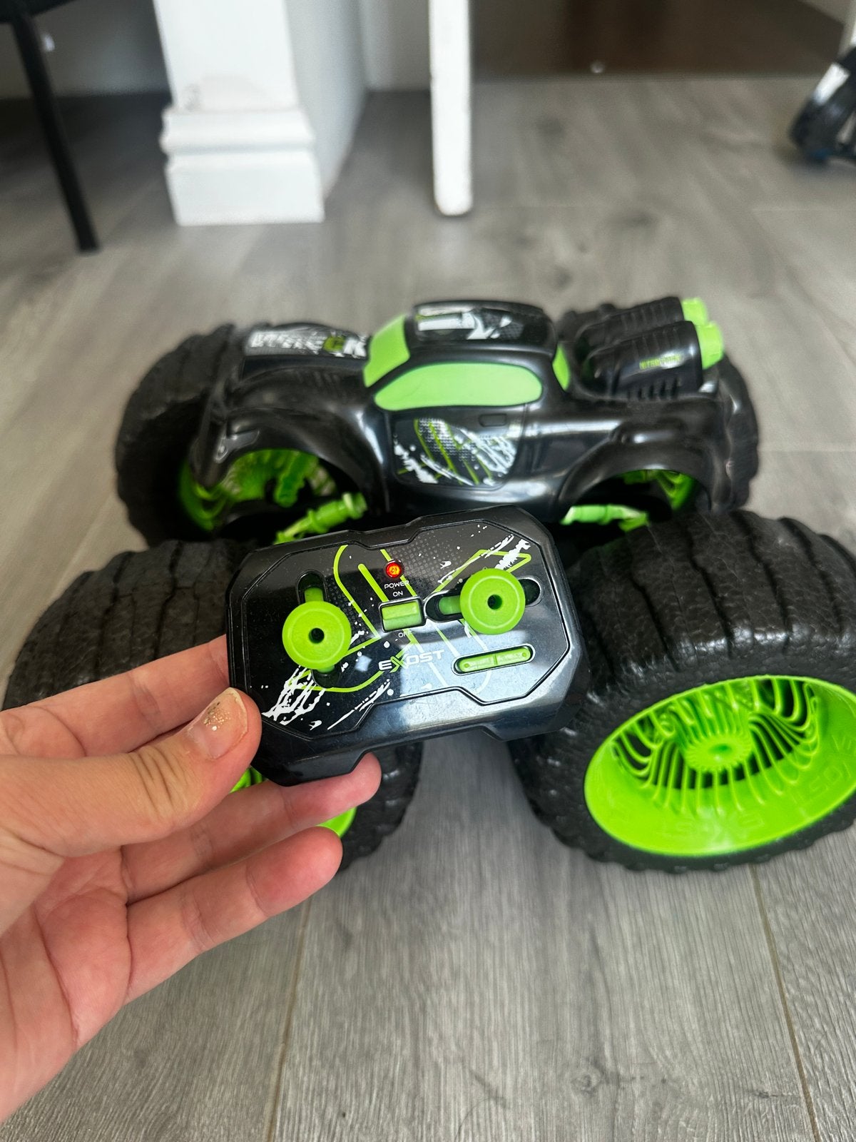 EXOST Monster Truck - Wreck - Amfibie RC Voertuig, Ophalen, Zo goed als nieuw