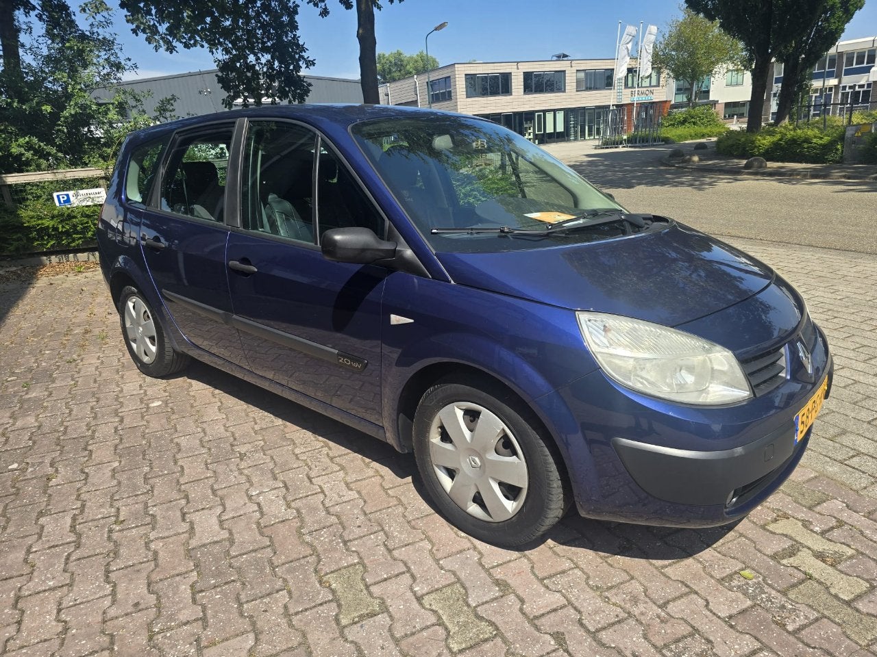 Renault Grand Scénic 2.0 16V AUTOMAAT 7 PERSONEN7 PERSONEN, Auto's, 1998 cc, 135 pk, 4 cilinders, 1505 kg