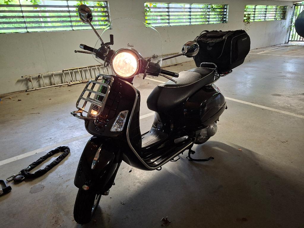 Vespa GTS 250i.e. Zwart met. /2011/weinig km’s/veel chroom, Fietsen en Brommers, Ophalen, 250 cc, Gebruikt, Overige modellen