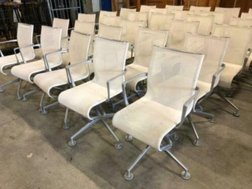 Alias Meetingframe design stoelen netweave witte stof, Huis en Inrichting, Ophalen, Gebruikt, Stof, Vijf, Zes of meer stoelen