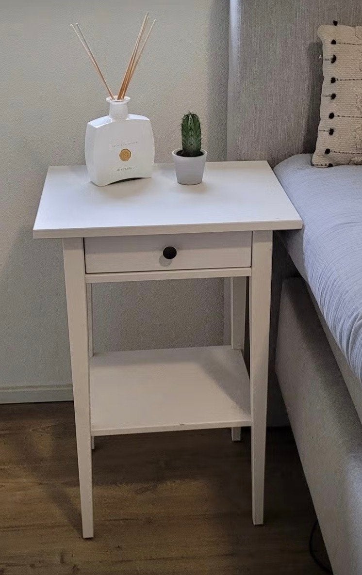 IKEA Hemnes nachtkastje / bijzettafel wit, Minder dan 55 cm, Gebruikt, Vierkant, Ophalen of Verzenden