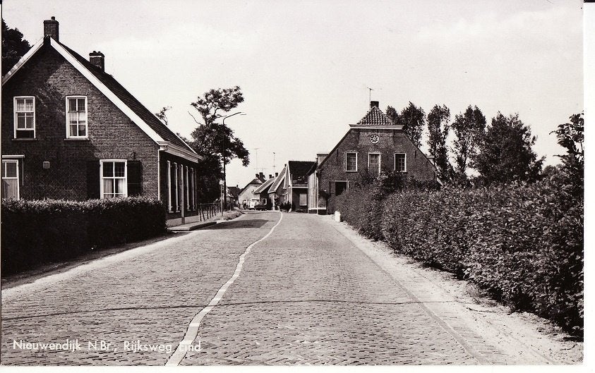 Nieuwendijk (N.Br.) Rijksweg eind. 1973., Verzamelen, Ophalen, 1960 tot 1980, Gelopen, Noord-Brabant