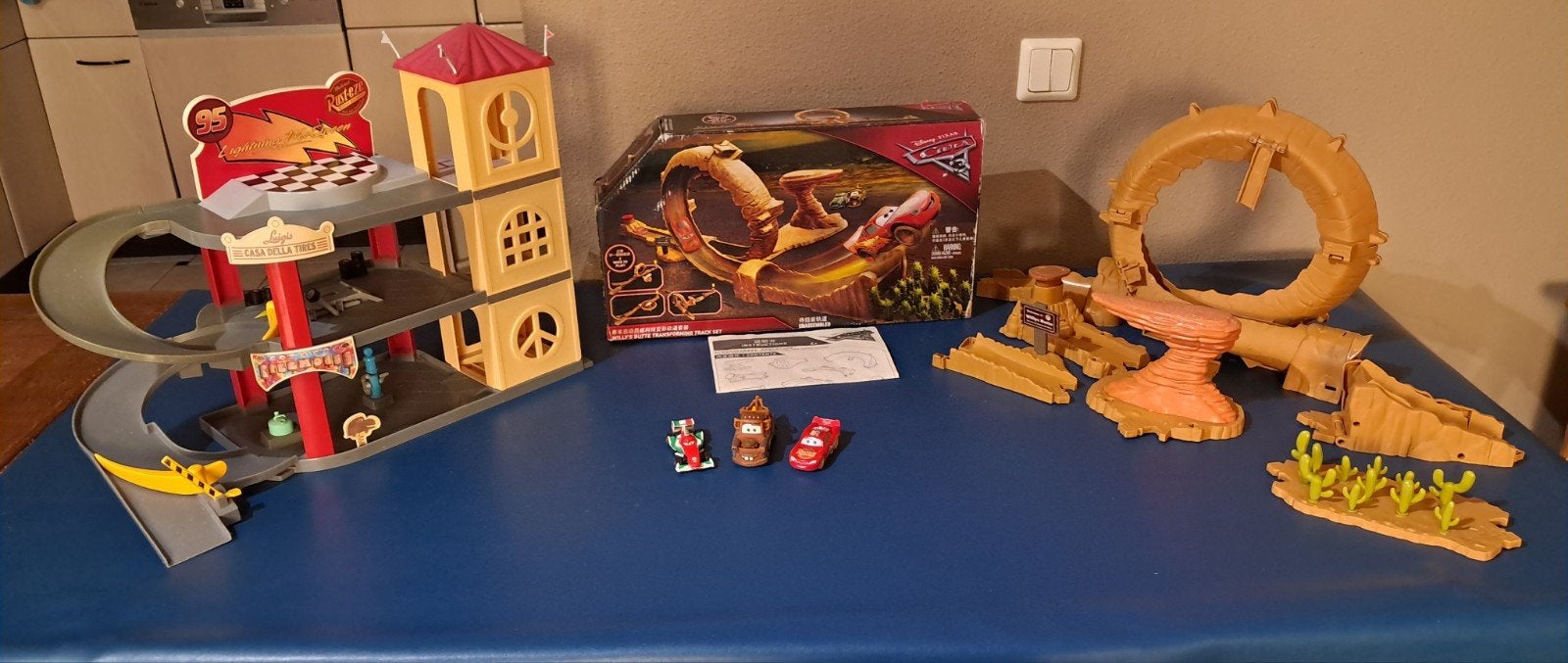Cars garage en Cars raceset!, Kinderen en Baby's, Speelgoed | Racebanen, Handmatig, Met looping, Ophalen, Overige merken