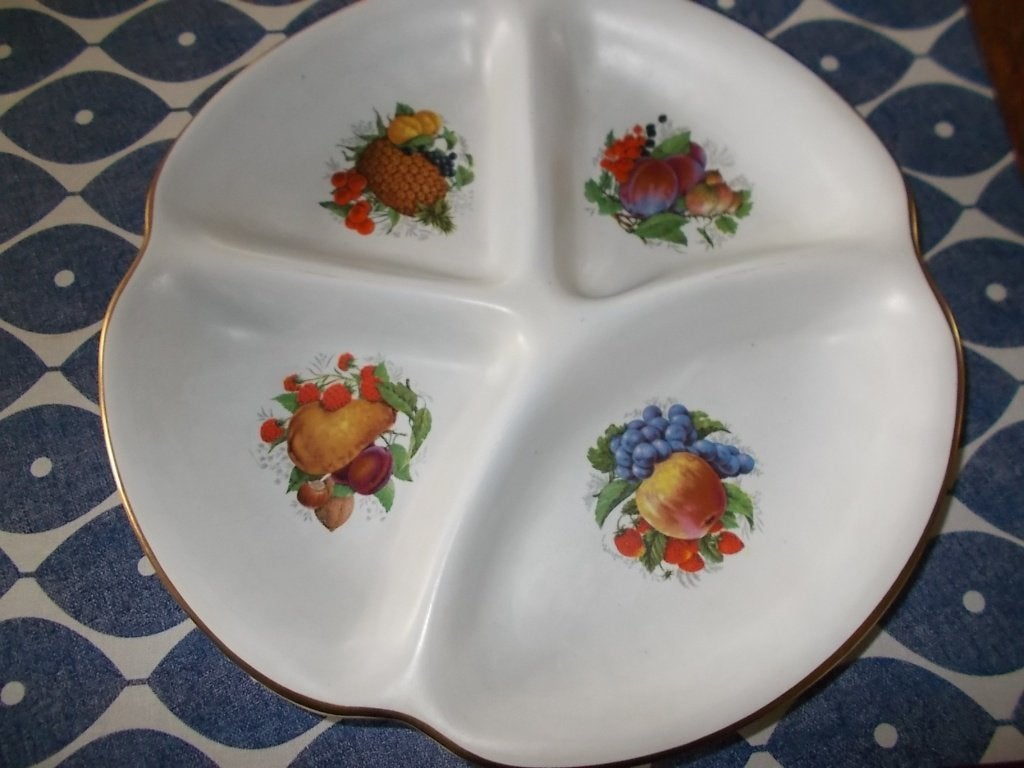 Flora Gouda hapjesschaal,fruitafbeelding,keramiek., Antiek en Kunst, Ophalen of Verzenden