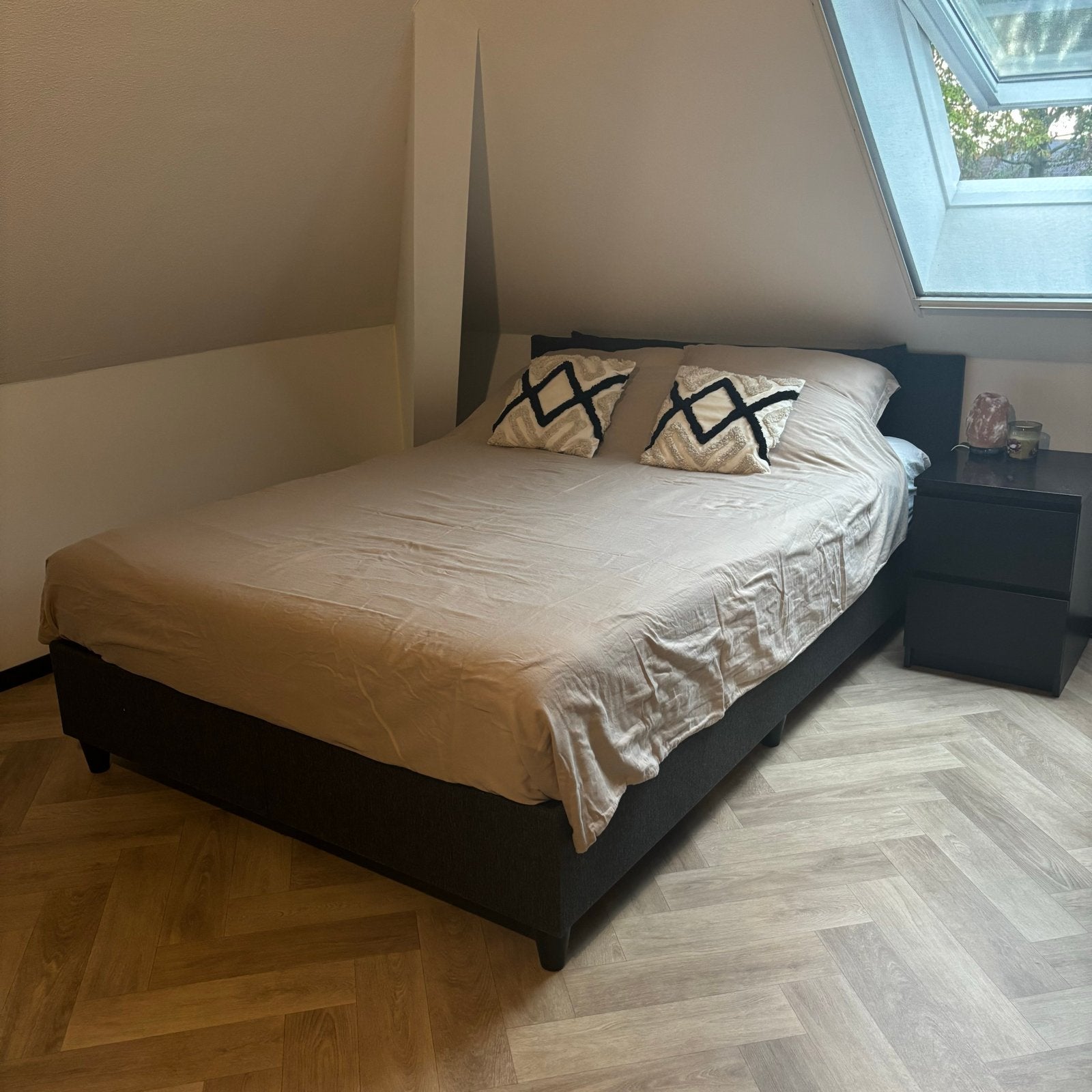 1.40 boxspringbed met hoofdbord, Huis en Inrichting, Ophalen, Gebruikt, 140 cm, Twijfelaar