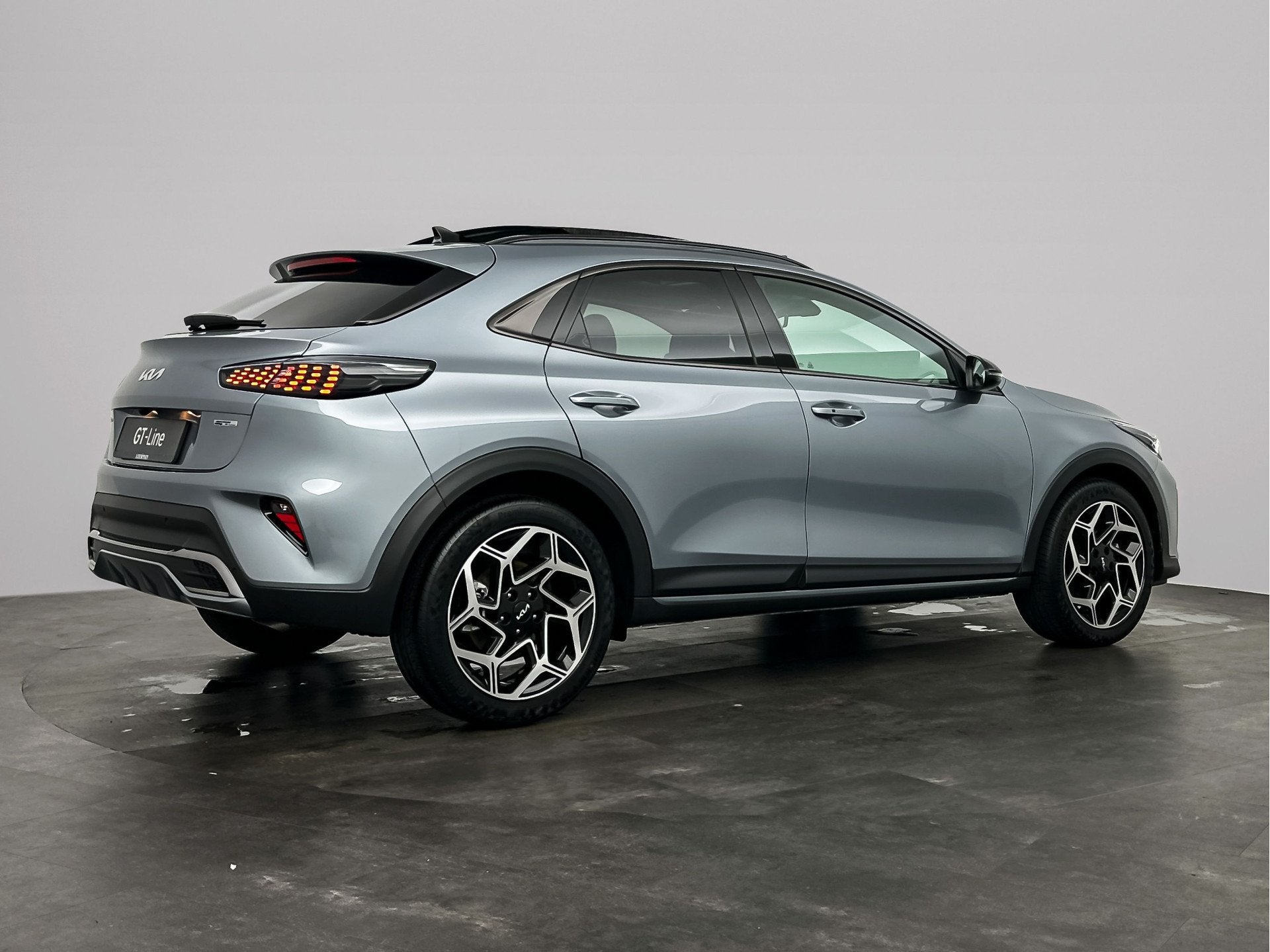 Kia Xceed 1.5 T-GDi GT-Line | schuif- kanteldak | elecktrisc, 1300 kg, Zwart, 4 cilinders, Leder en Stof