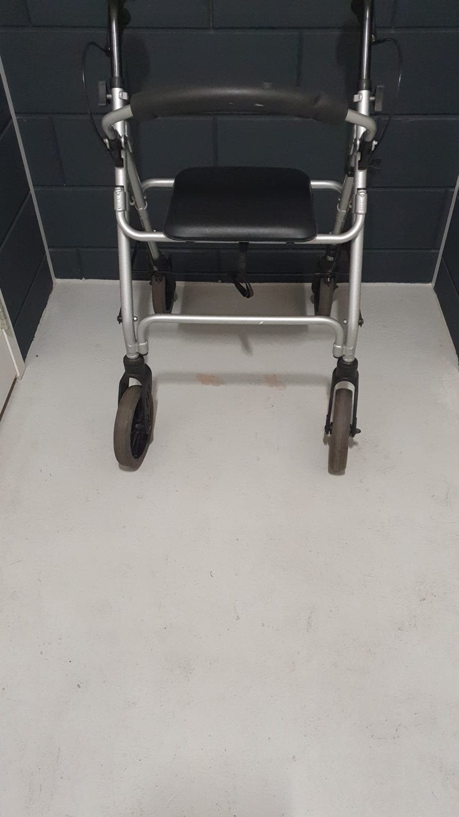 Rollator met zitvlak, Diversen, Ophalen, Gebruikt