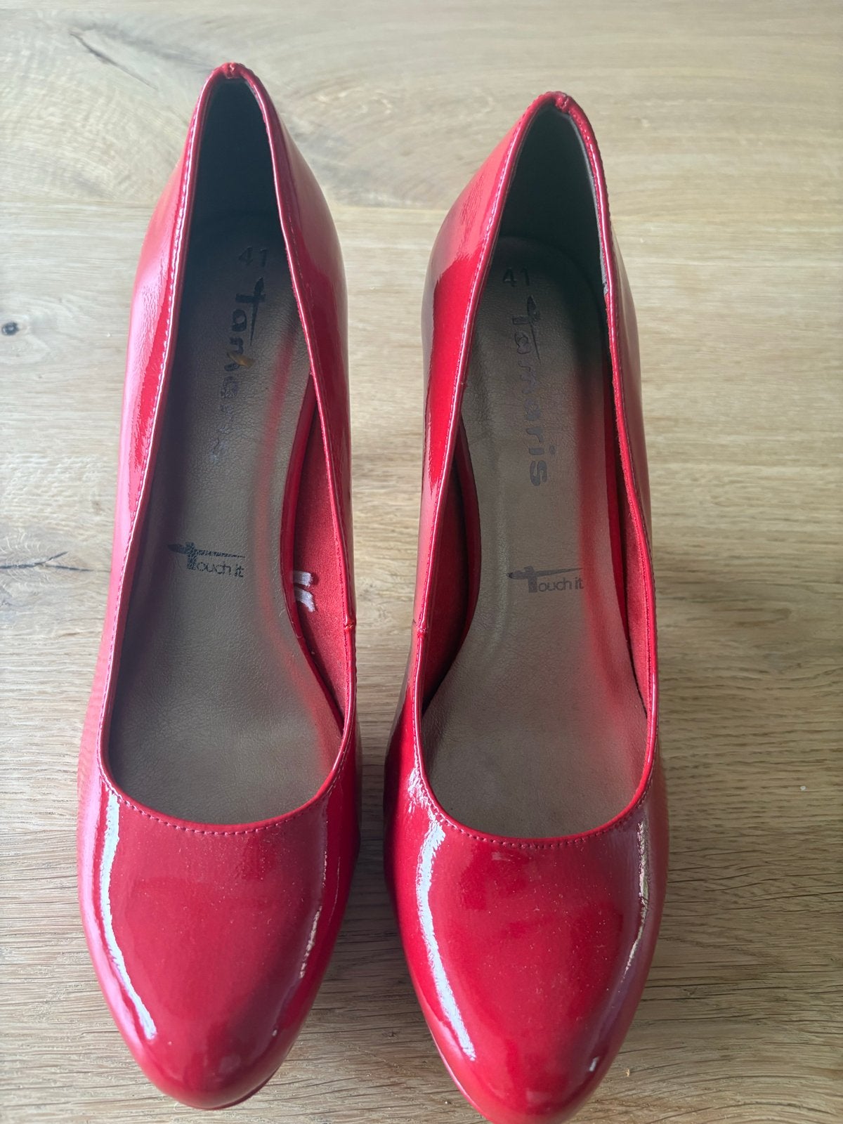 Tamaris rode lak leren pumps  41, Ophalen of Verzenden, Zo goed als nieuw, Rood, Pumps