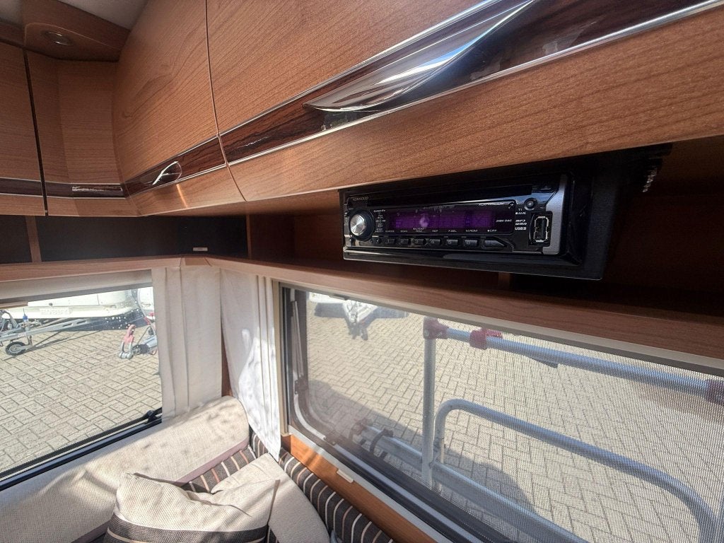 LMC Musica 470 E Casluifel+wanden mover, Dwarsbed, Bedrijf, Treinzit, 4 tot 5 meter
