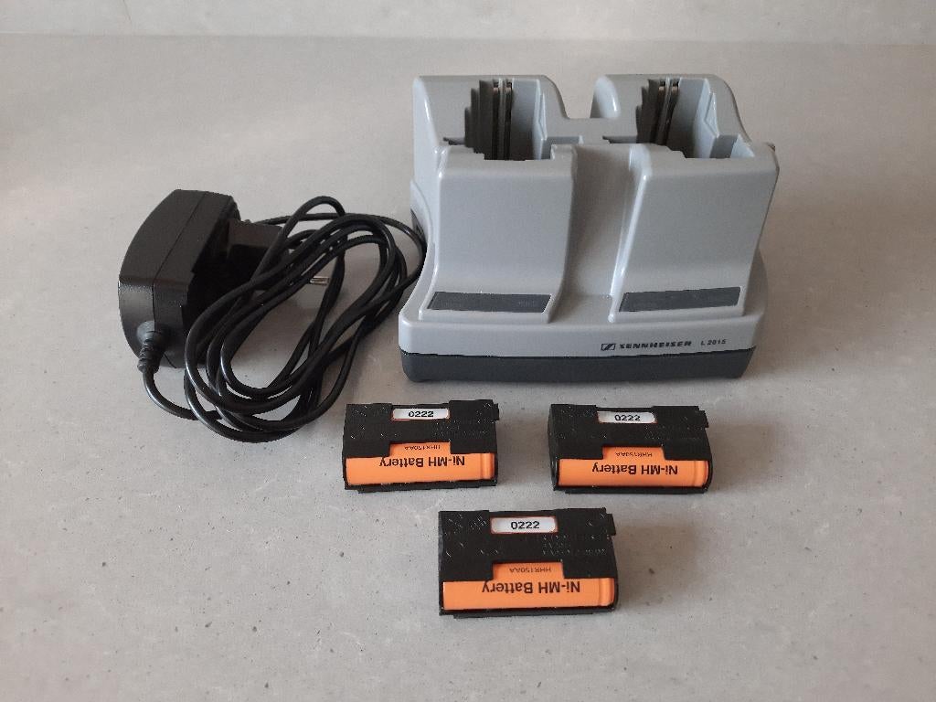 Sennheiser L 2015 lader met 3x BA 2015 battery pack, Muziek en Instrumenten, Microfoons, Ophalen of Verzenden, Gebruikt, Overige typen