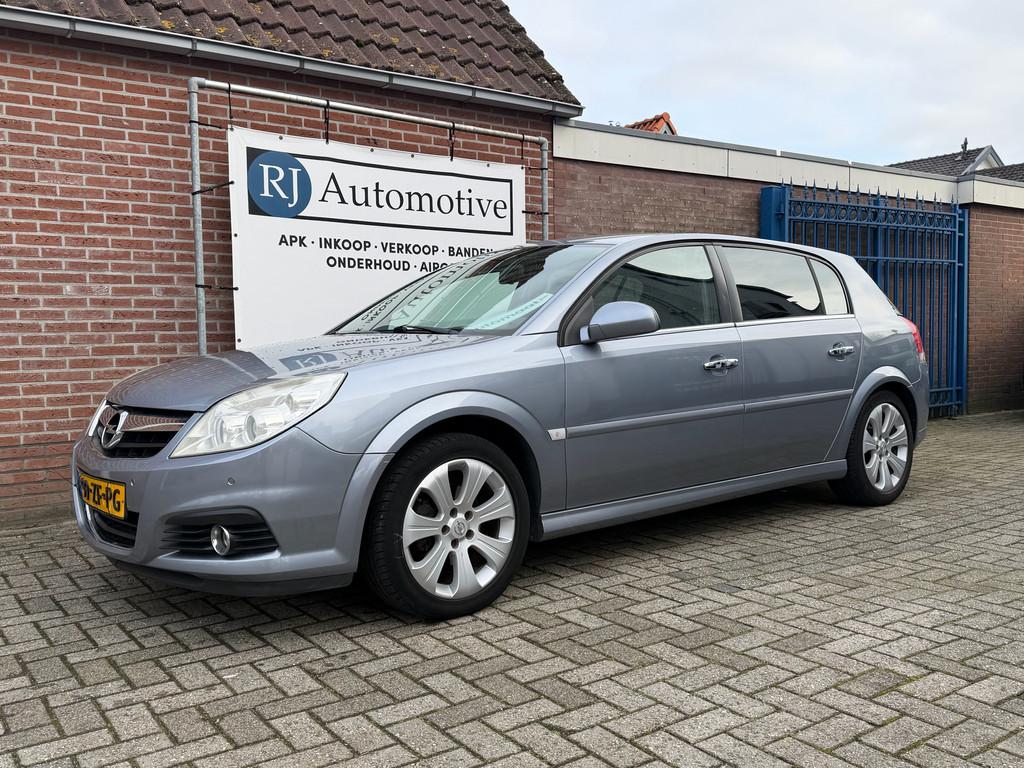 Opel Signum 2.2-16V Executive AUTOMAAT/NAP/NIEUWE KETTING, Gebruikt, 4 cilinders, Stoelverwarming, Bedrijf