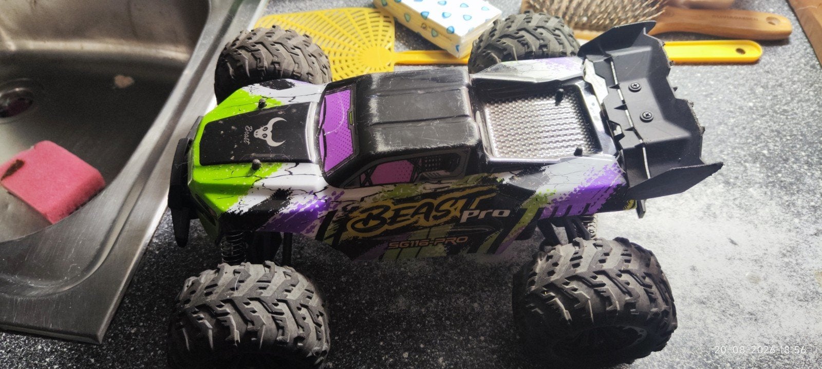 Snelle 4WD RC Auto met instelbare snelheid en extra's, Ophalen of Verzenden, Zo goed als nieuw, Overige schalen, Auto offroad
