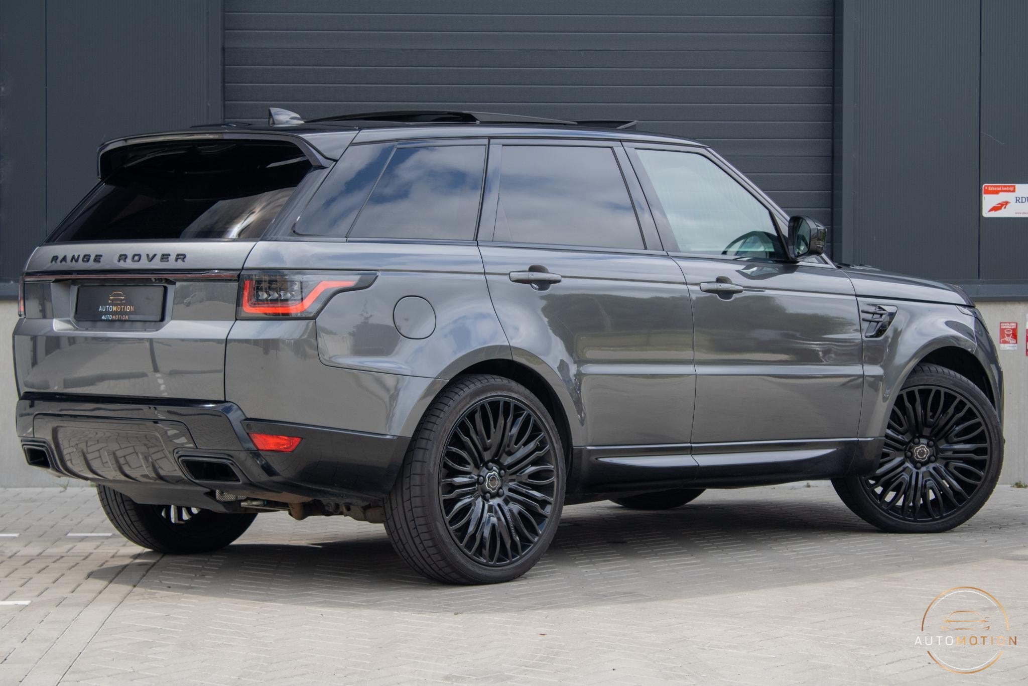 Land Rover Range Rover Sport 2.0 P400e HSE Dynamic Overfinch, Auto's, Automaat, Dealer onderhouden, 404 pk, Gebruikt