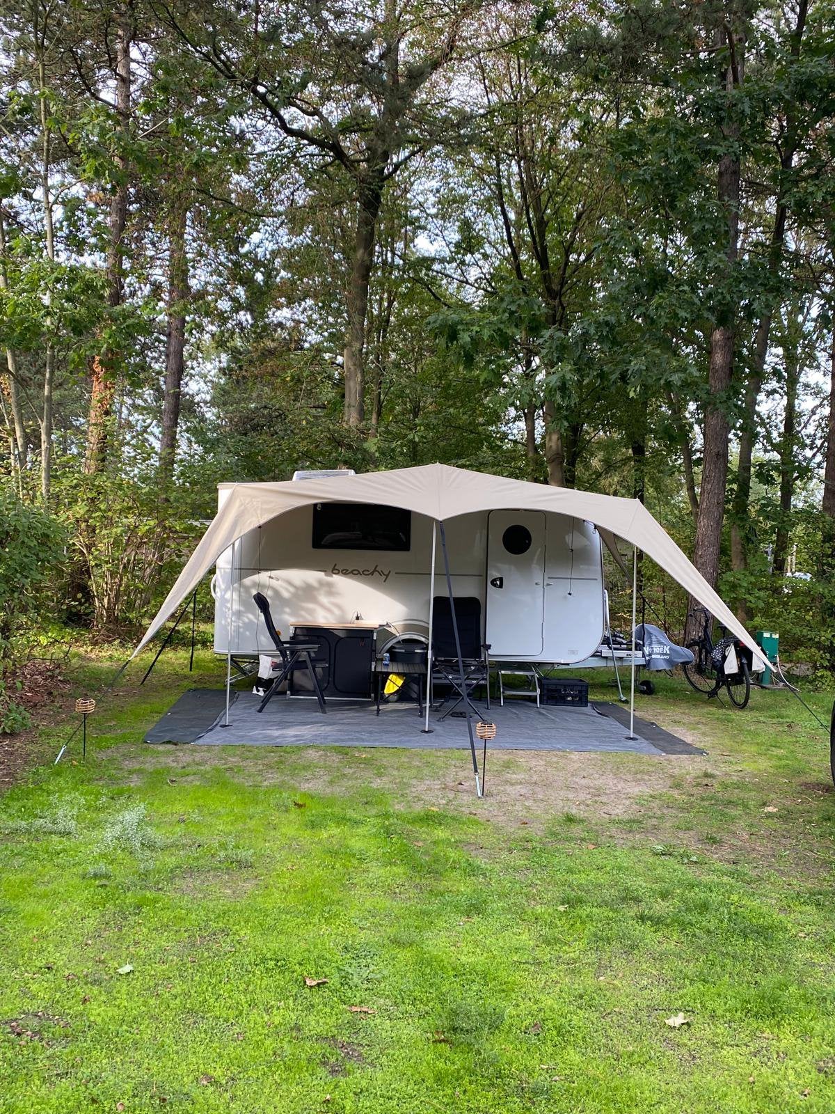 Gezocht: beige zijwand Campooz luifel, Ophalen, Gebruikt