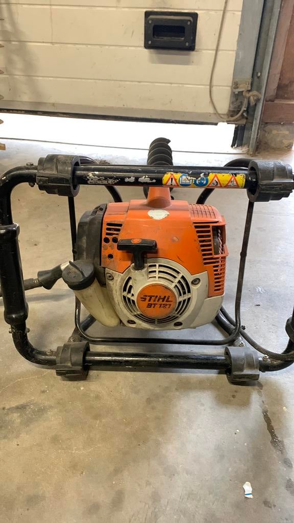Stihl BT 121 Grondboor met 3 boren, Ophalen, Zo goed als nieuw, Grondboor