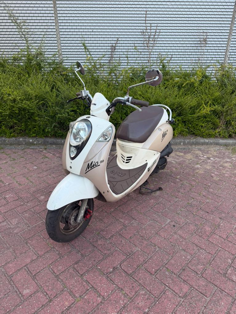 Sym mio 50 (Brom), Maximaal 45 km/u, Zo goed als nieuw, Benzine, 50 cc