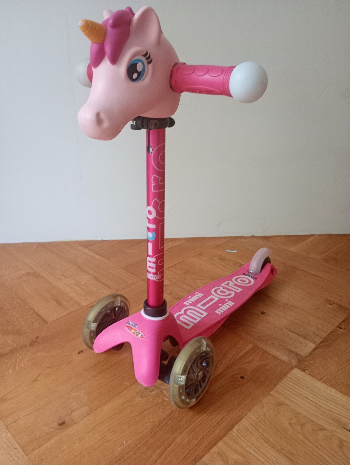 Micro mini unicorn eenhoorn step met led verlichting roze, Fietsen en Brommers, Steps, Ophalen of Verzenden, Zo goed als nieuw