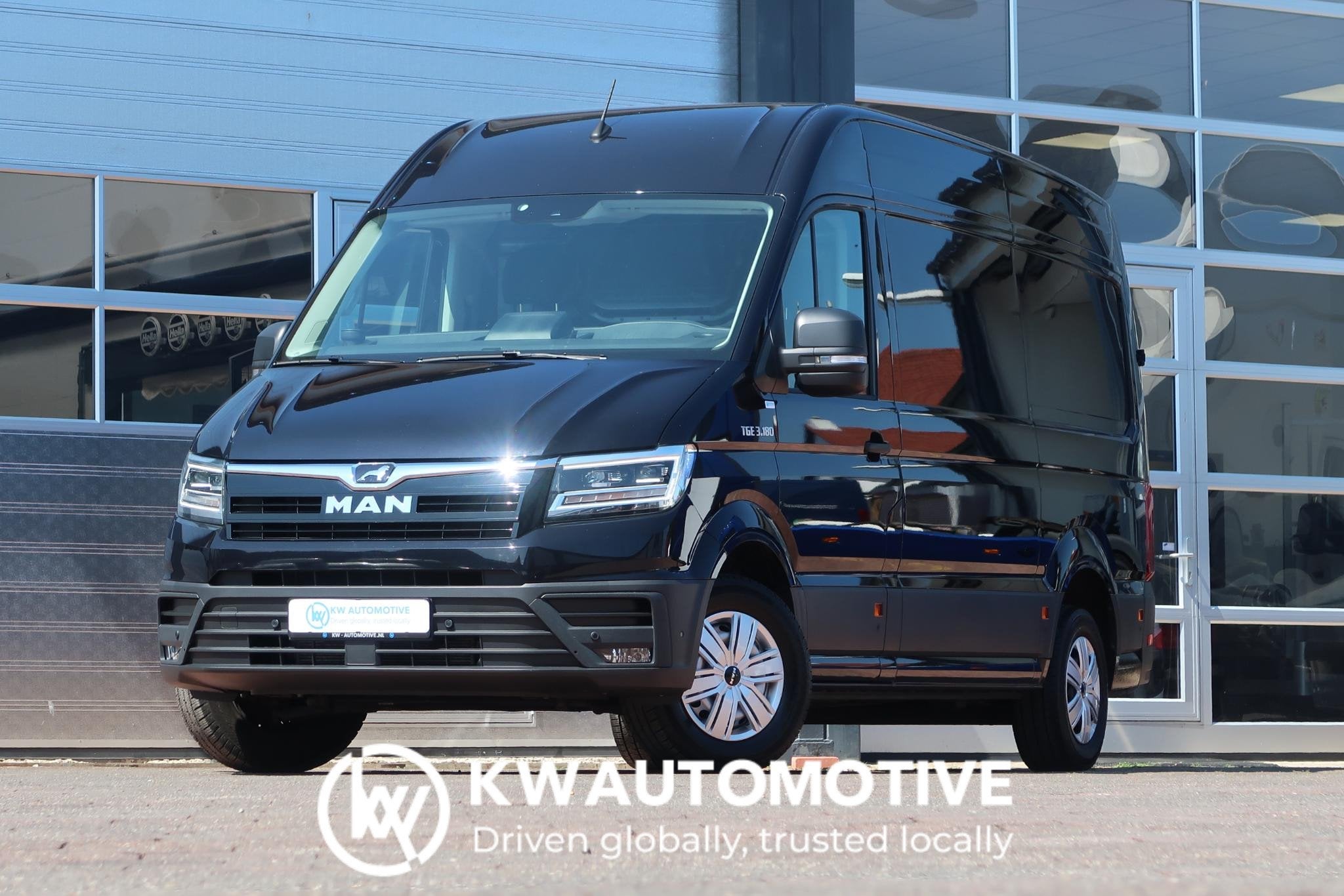 MAN TGE 35 2.0 L3H3 AUT/ LED/ CAM/ ACC/ STOELMASSAGE/ CLIMA/, Auto's, Stof, Gebruikt, Euro 6, MAN