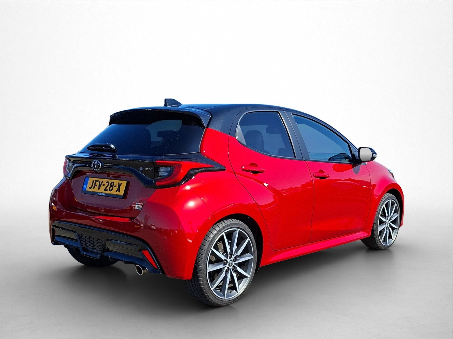 Toyota Yaris 1.5 Hybrid 130 GR Sport Sport Pack (bj 2025), Euro 6, Grijs, Hybride Elektrisch/Benzine, Yaris