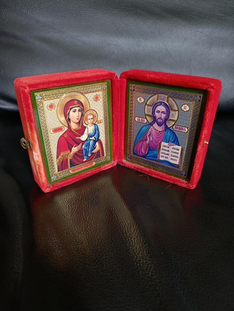 Reisicoon Maria en Jezus in rood fluwelen doosje, Ophalen of Verzenden