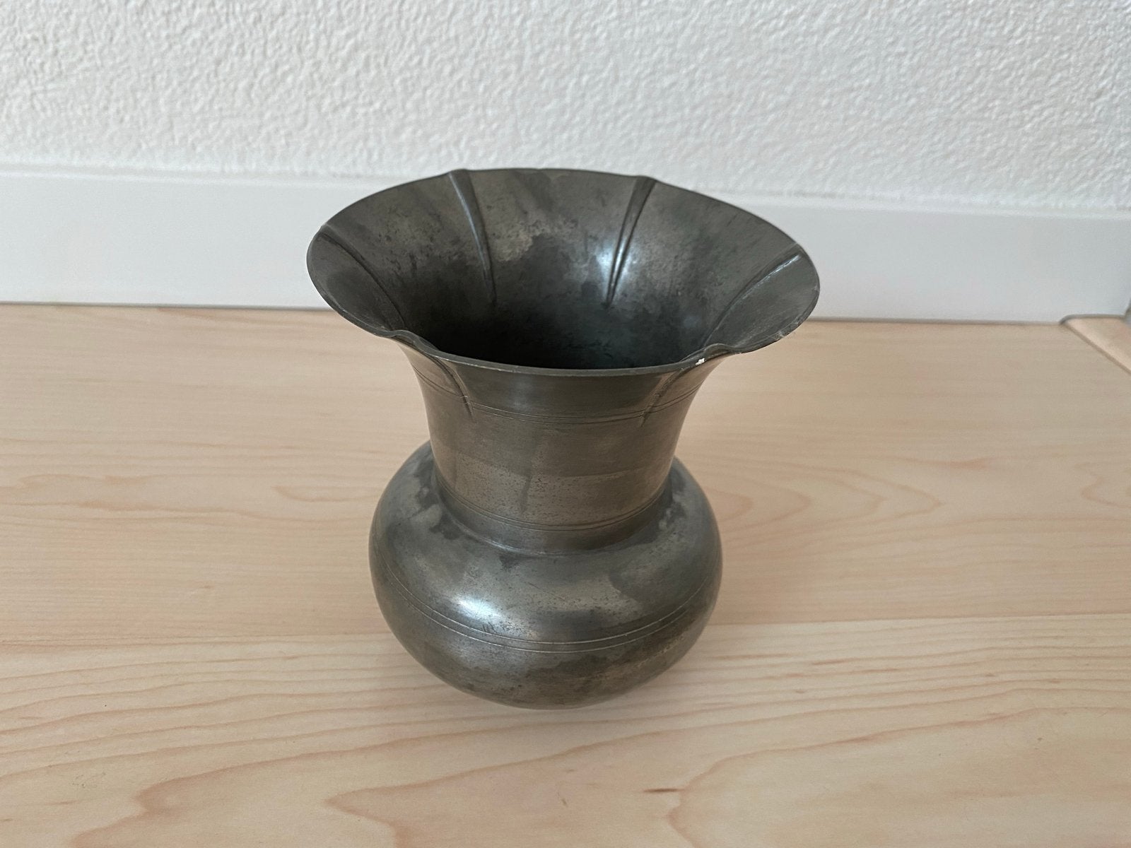 Antieke Deplooter zuiver tin Holland vaas - 14 cm hoog, Antiek en Kunst, Ophalen of Verzenden