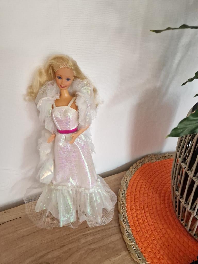 Barbie puppen chrystal von mattel, Verzamelen, Poppen, Ophalen of Verzenden, Pop