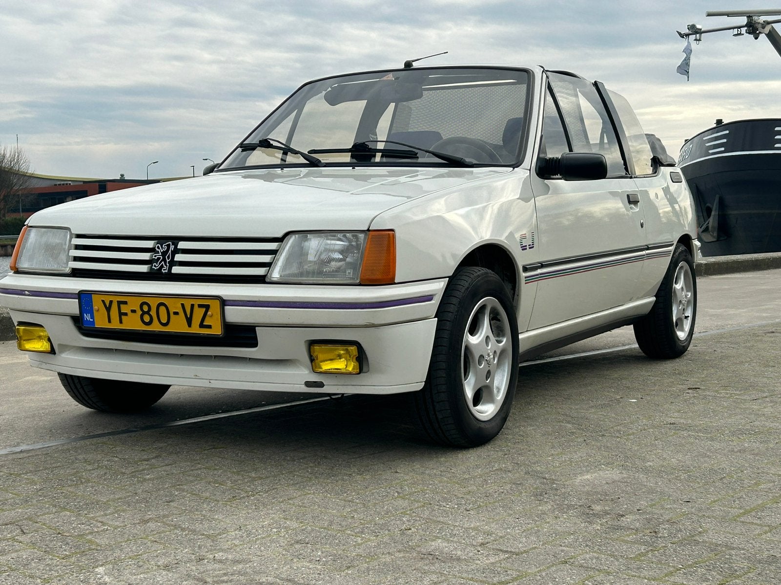 Peugeot 205 1.1 CJ Cabriolet U9 1990 Wit, Voorwielaandrijving, 4 cilinders, Cabriolet, 423 kg