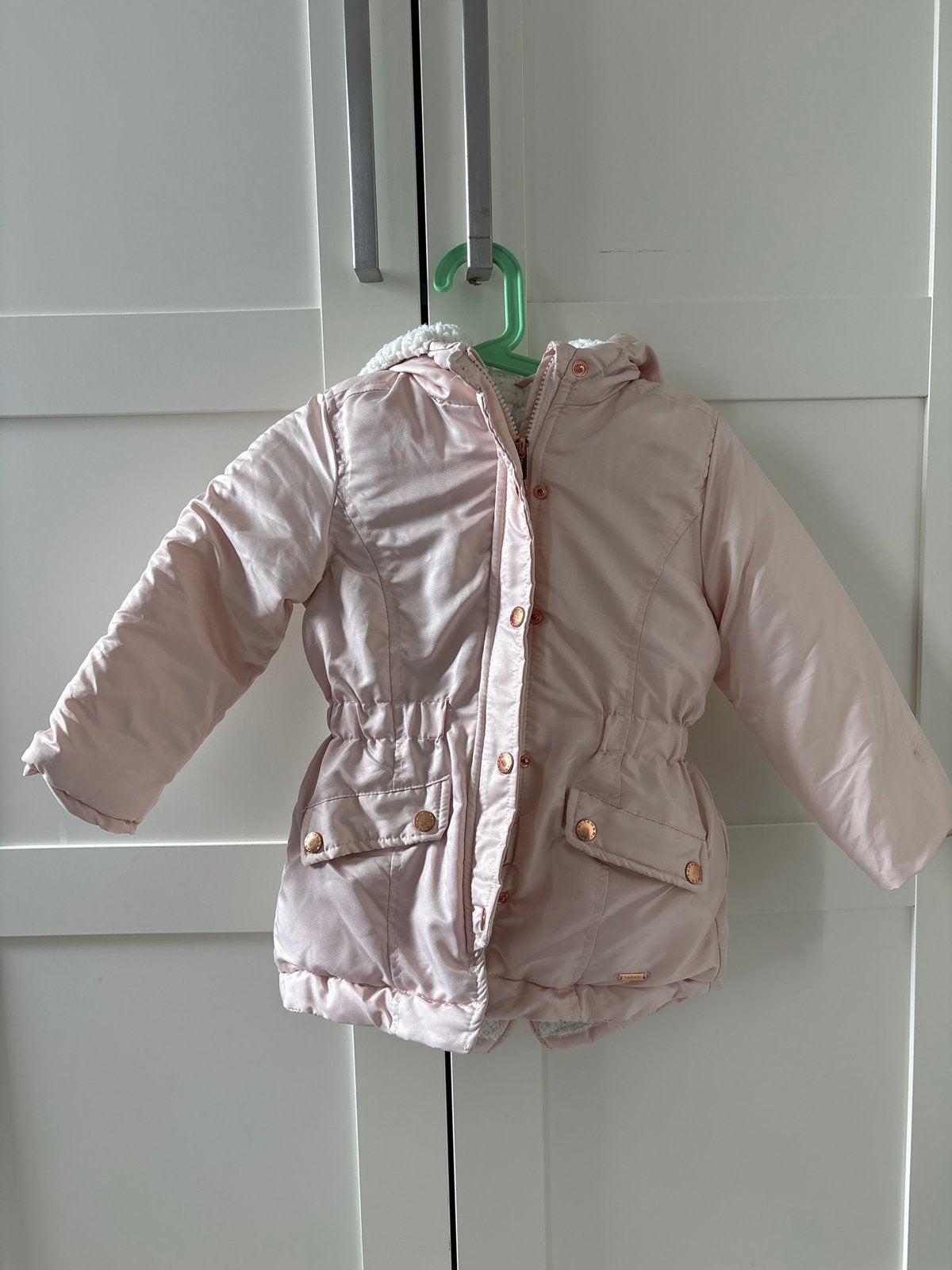 Tahari winterjas maat 104 met muts, Ophalen of Verzenden, Gebruikt, Meisje, Jas