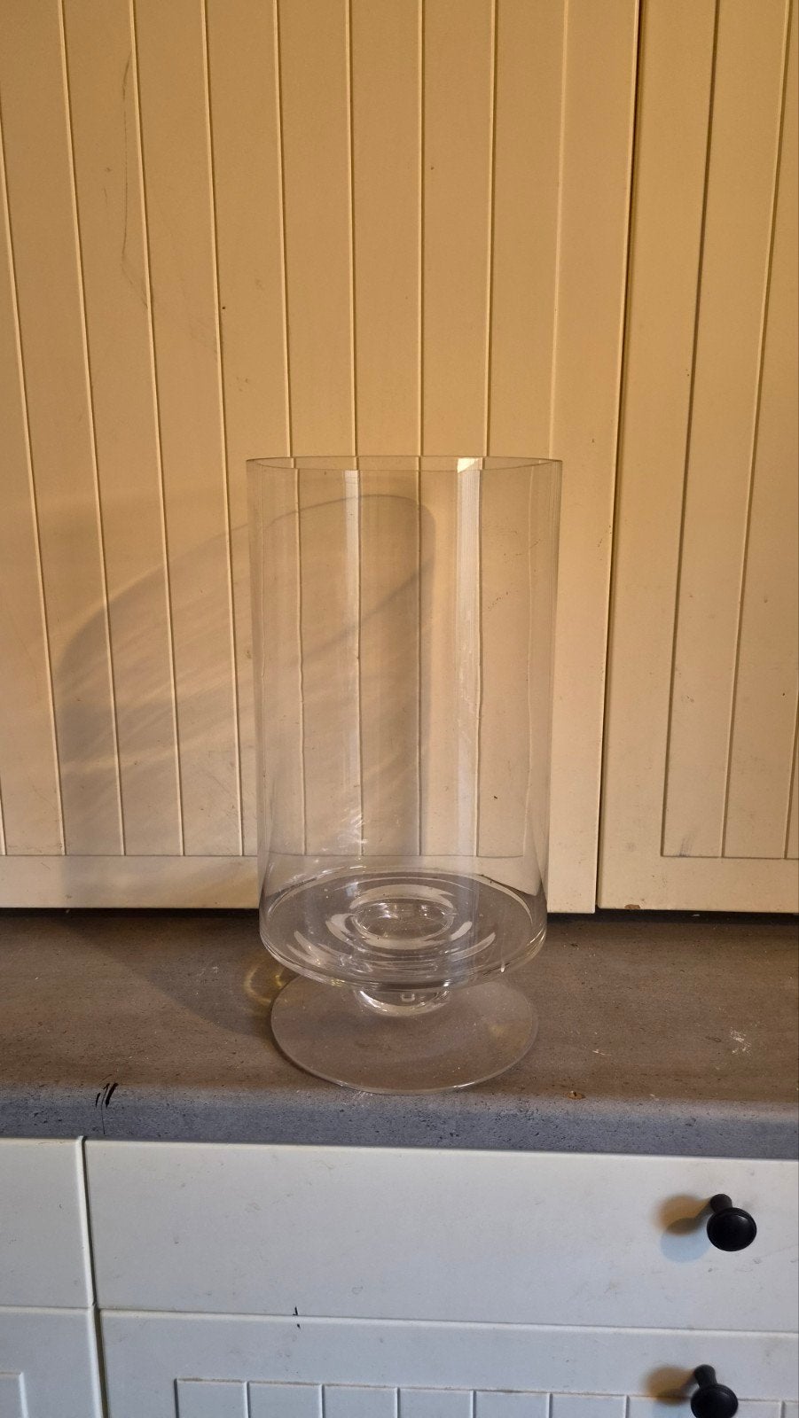Glazen windlicht / vaas op voet - 47 cm hoog, Ophalen, Op voet, Transparant, Glas
