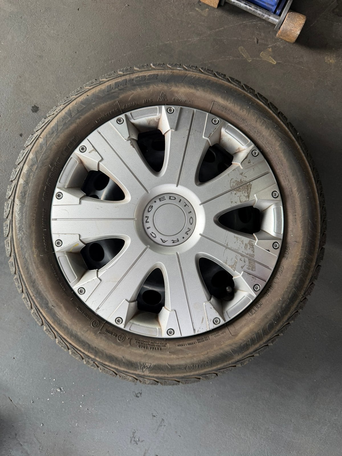 Winterbanden inclusief velg - 185/60 R15, Auto-onderdelen, Banden en Velgen, 15 inch, Banden en Velgen, Personenwagen, 185 mm
