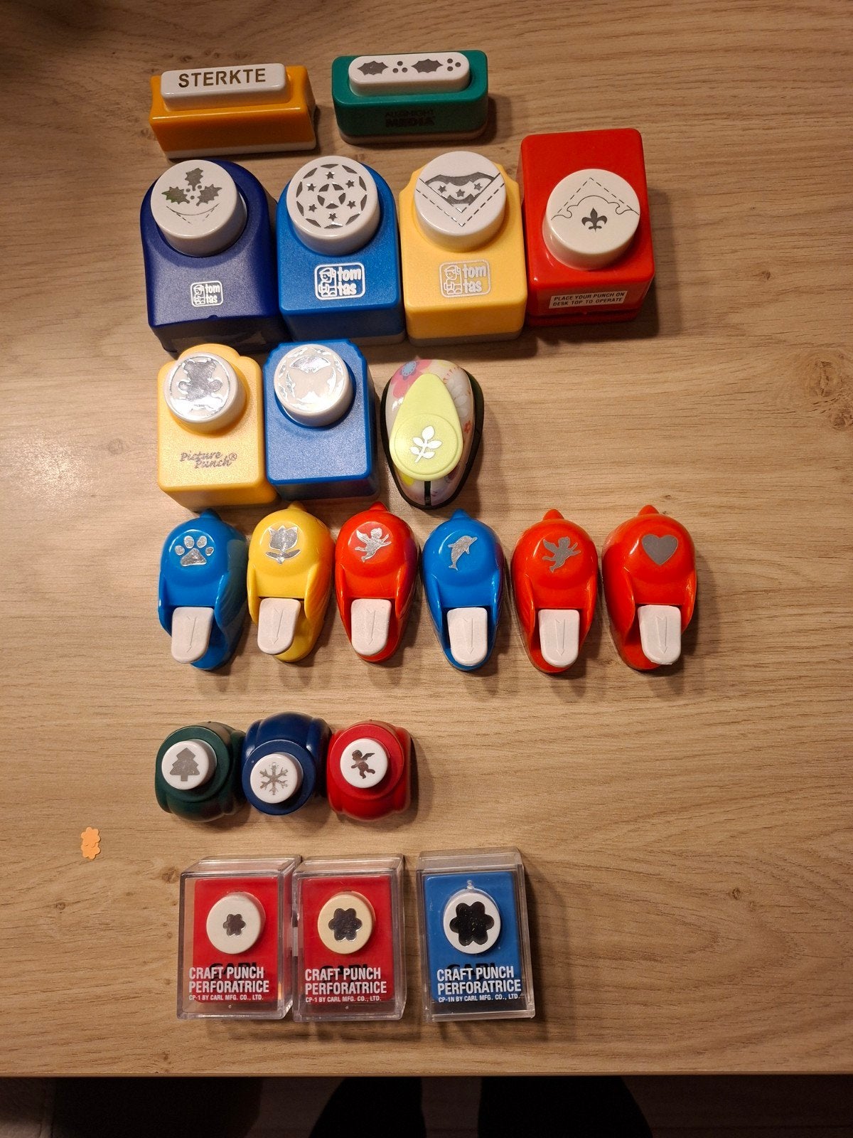 21 figuur ponsen, Ophalen of Verzenden, Zo goed als nieuw, Knutselmateriaal, Overige merken