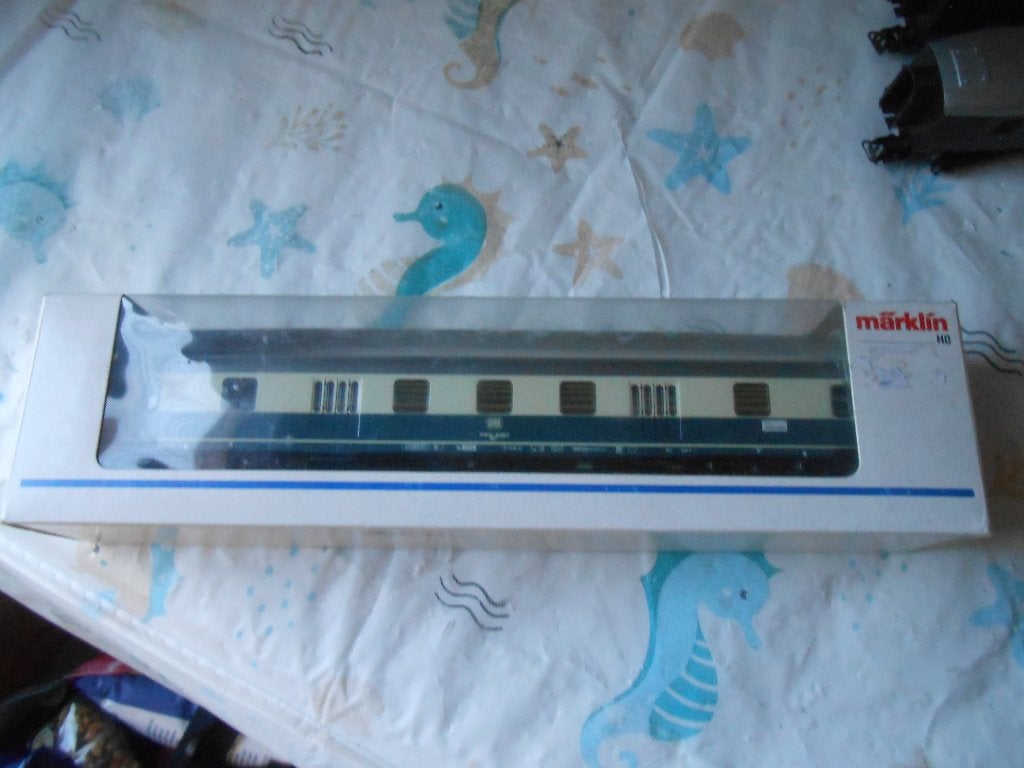 Märklin 4044 metalen bagagerijtuig oceaan blauw / beige, Wisselstroom, Ophalen of Verzenden, Märklin, Nieuw