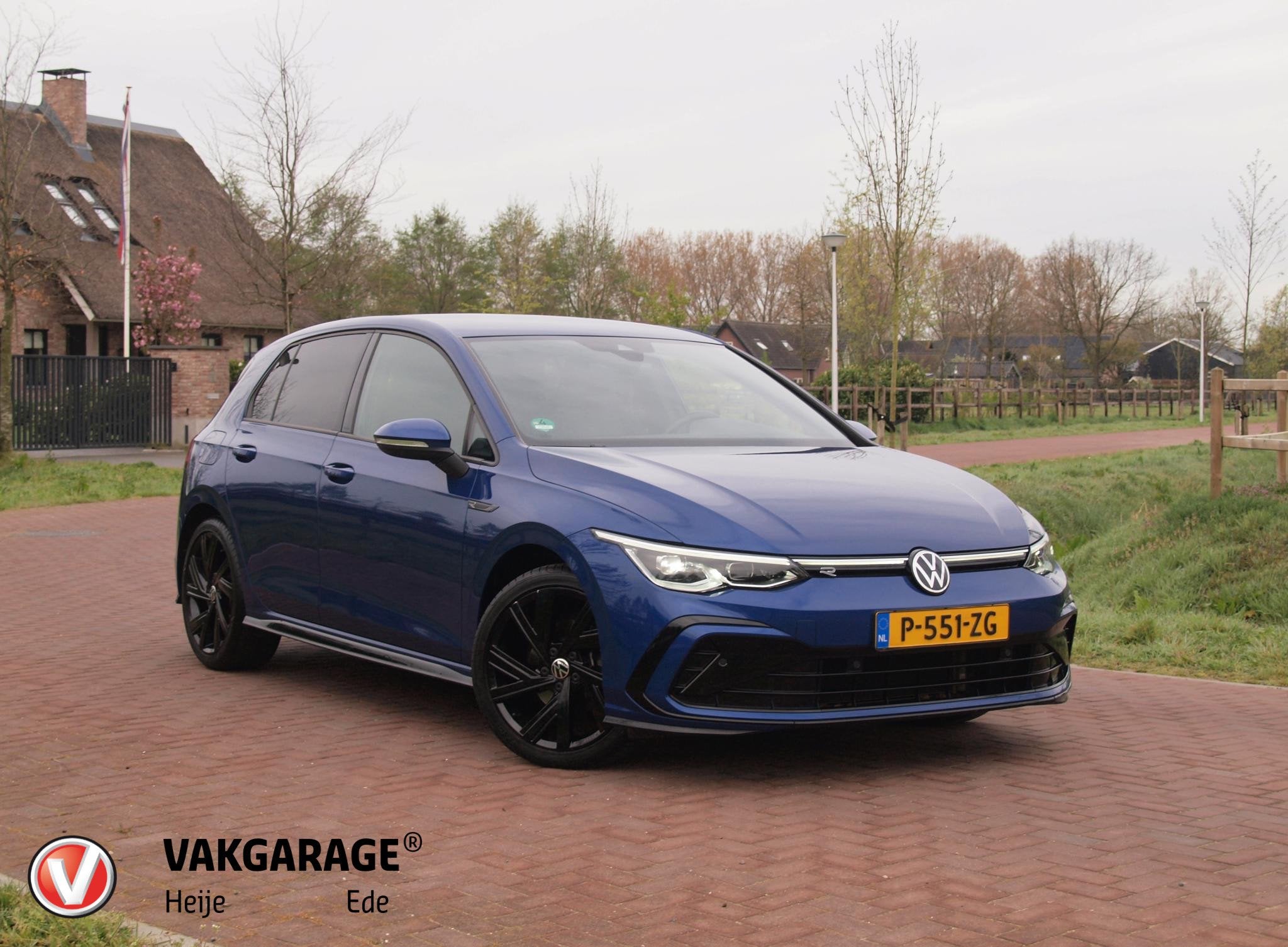 Volkswagen Golf 1.5 eTSI R-Line | Camera | Sfeerverlichting, Auto's, Stof, 4 cilinders, Blauw, Golf