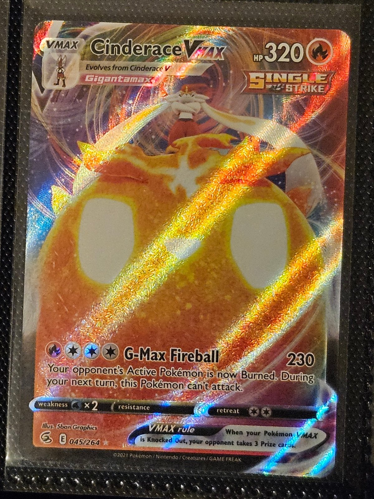 Pokemon Cinderace Vmax 045/264 Fusion Strike, Ophalen of Verzenden, Zo goed als nieuw, Losse kaart, Foil