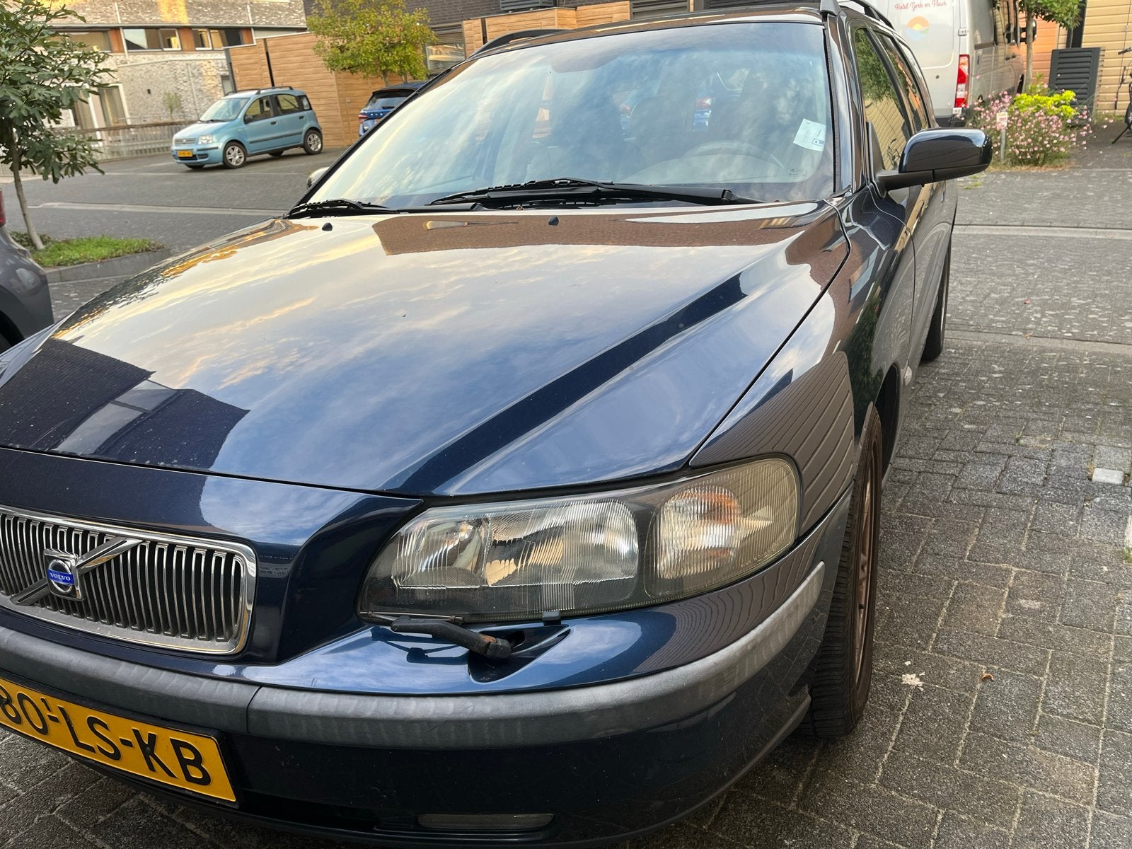 Volvo V70 2.4 140PK Bi-fuel 2003 Blauw, Auto's, Voorwielaandrijving, 1800 kg, Blauw, Particulier