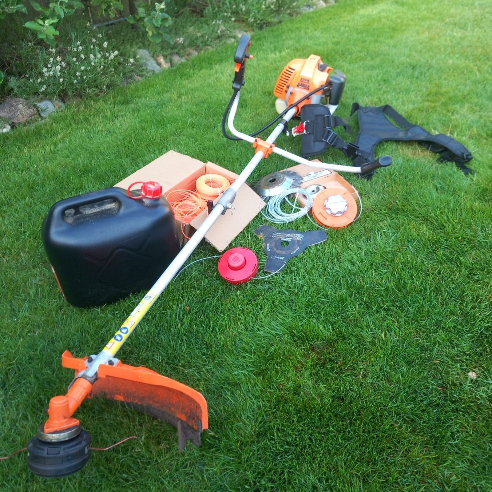 Kibani Benzine Bosmaaier met Diverse Opzetstukken, Tuin en Terras, Grastrimmers, Ophalen, Benzine, Gebruikt, Kibani