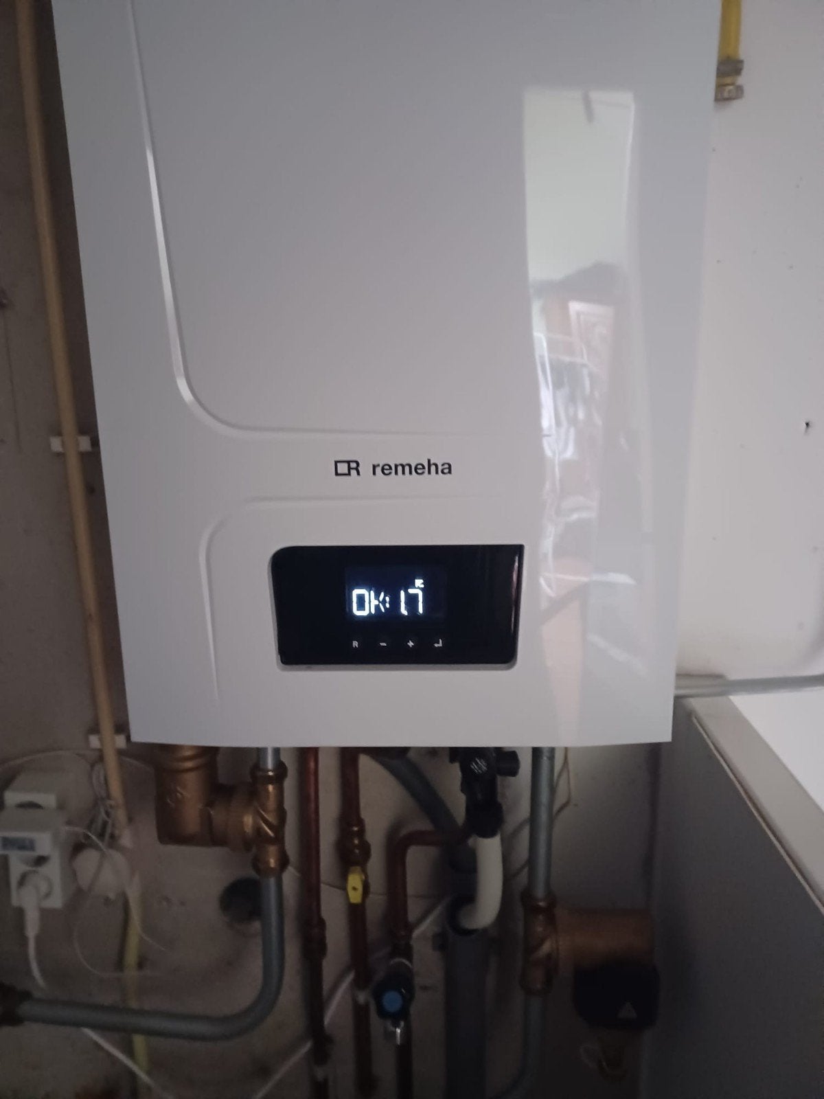 Remeha Tzerra Ace 28C CW4 CV-ketel, zo goed als nieuw, Ophalen, Hoog rendement (Hr), Cv-ketel of Combi-ketel, Minder dan 60 cm